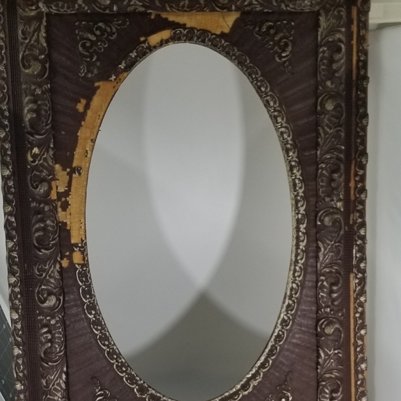 Very Vintage Pictures Frame - Picture 5 of 13